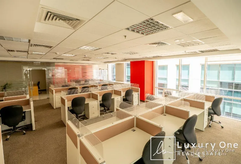Furnished | Genuine | Agent on Site | Corner photo 7