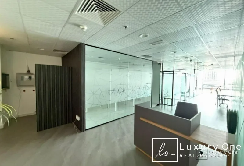 Fully Furnished | Open layout | Flexible Cheques photo 12