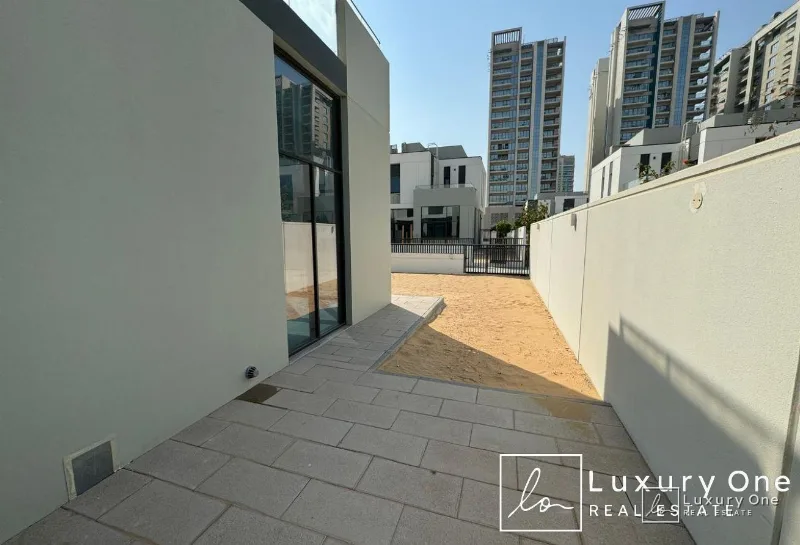 Larger Corner Unit | Vastu Compliant | 4 Br + Maid photo 15
