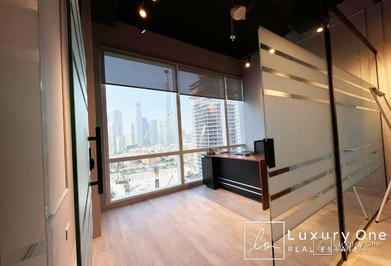 Prime Location | Furnished | Vacant photo 4