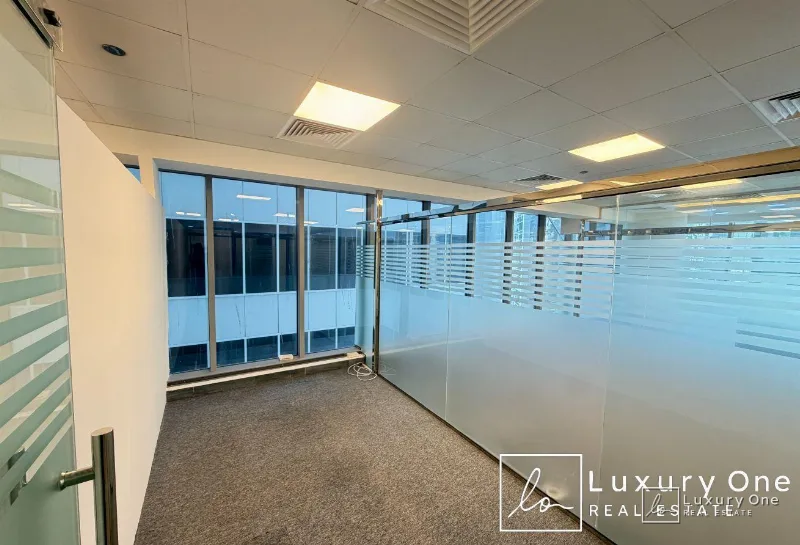 GENUINE | FULLY FITTED  | BRIGHT OFFICE photo 4