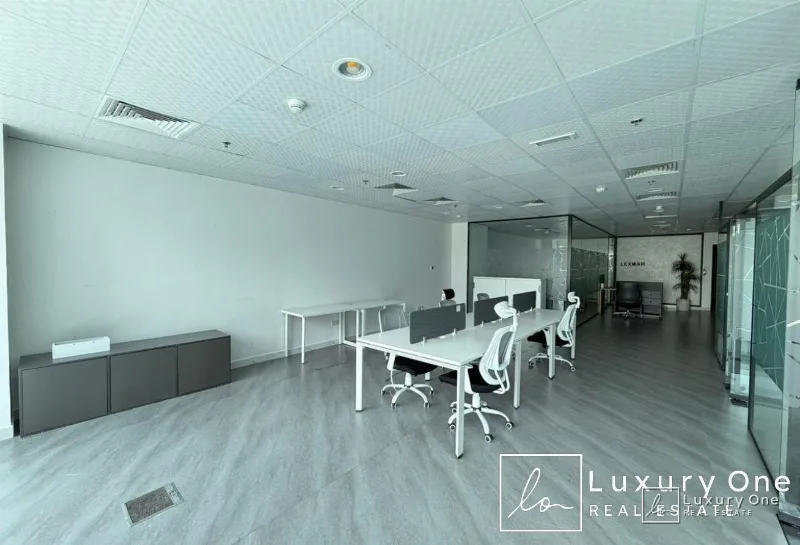 Fully Furnished | Open layout | Flexible Cheques photo 6