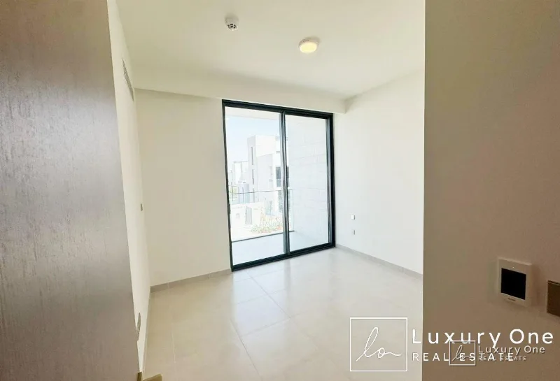 Single Row | Garden View | Corner Unit photo 9