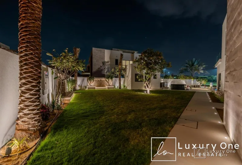 Corner Villa | Private Pool | Golf and Lake View photo 10