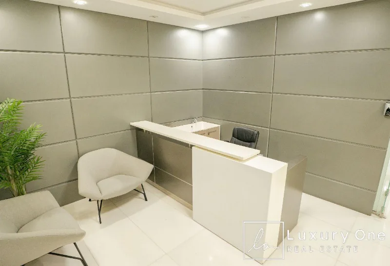 PRIME LOCATION | FURNISHED | HIGH QUALITY FITOUT photo 3