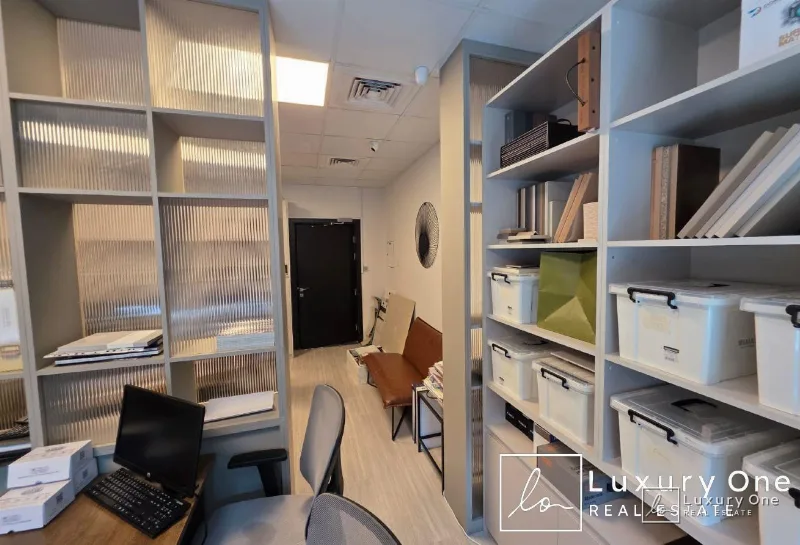 GENUINE | FULLY FITTED | PRIME LOCATION photo 3