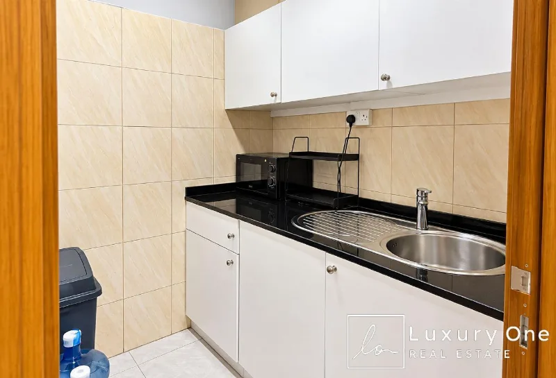 GENUINE | PRIME LOCATION | NEAR METRO photo 7