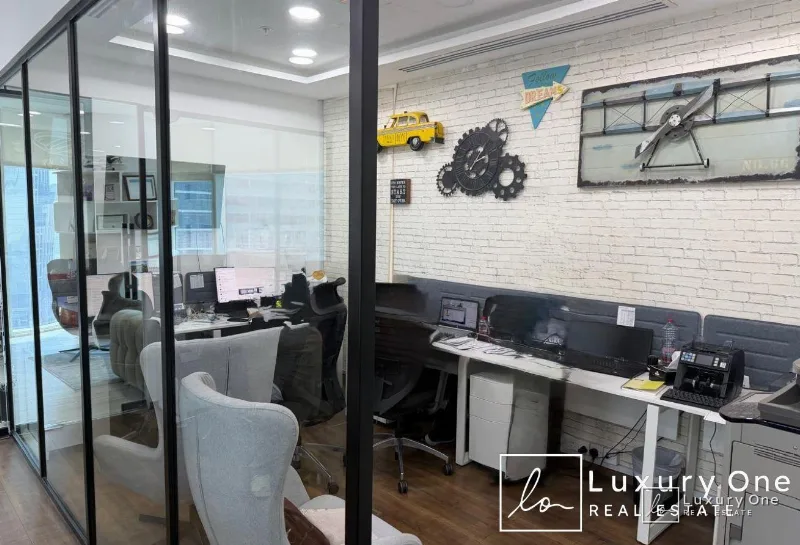 CORNER | 2 PARKING | FITTED UNIT | READY photo 3