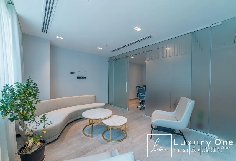 Fully Furnished| Fitted with Cabins| Ready| Bright photo 18