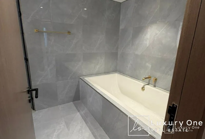 Sea and Skyline View | All Bills Included | Vacant photo 15