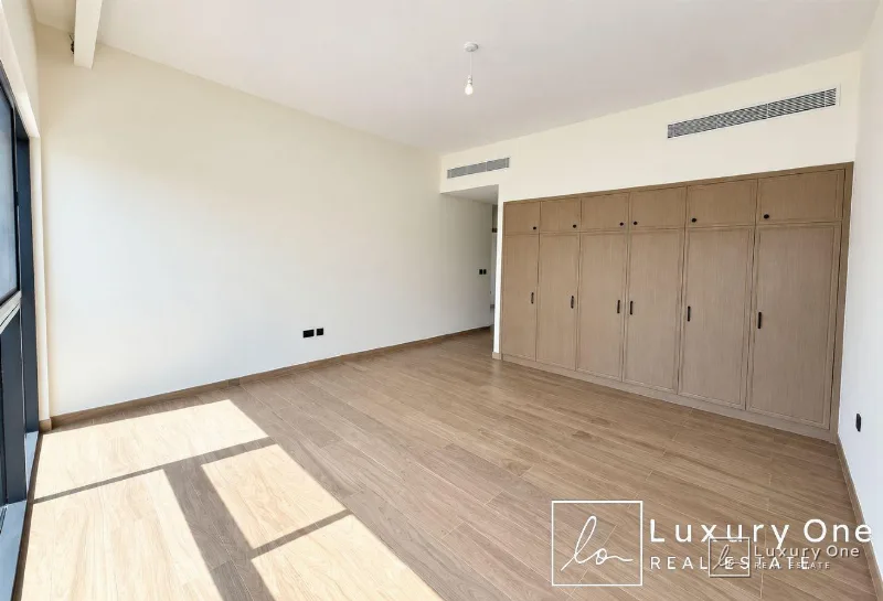6BR + Maid | Vacant | Courtyard and Pool Access photo 7